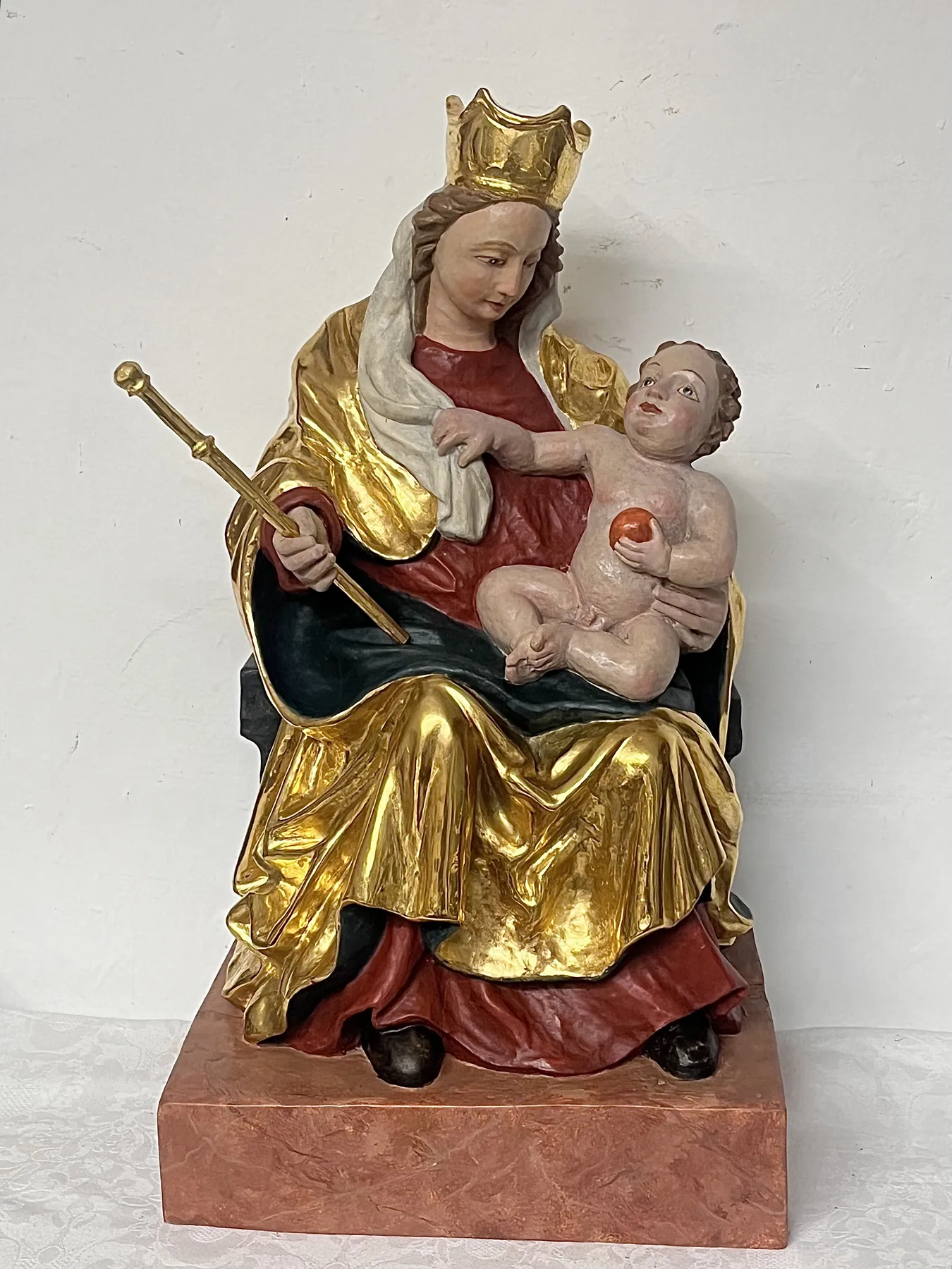 Polychrome figures & statues
